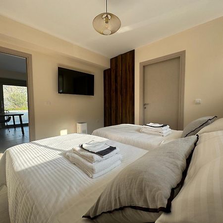 Topos Luxury Stay Heraion Loutráki Exterior photo