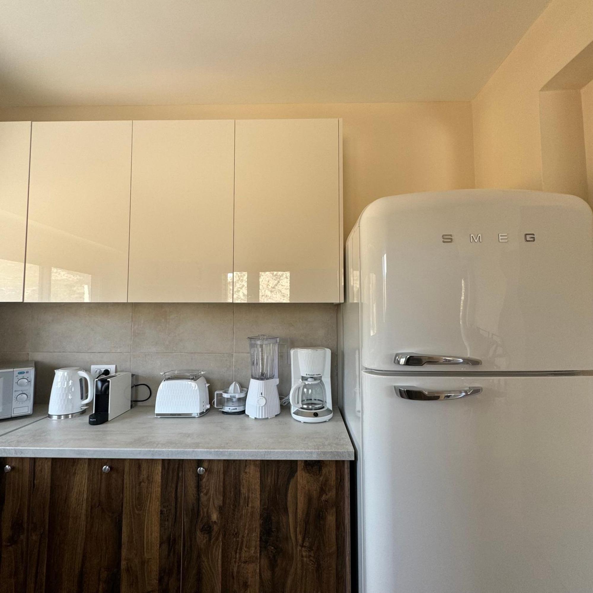 Topos Luxury Stay Heraion Loutráki Exterior photo
